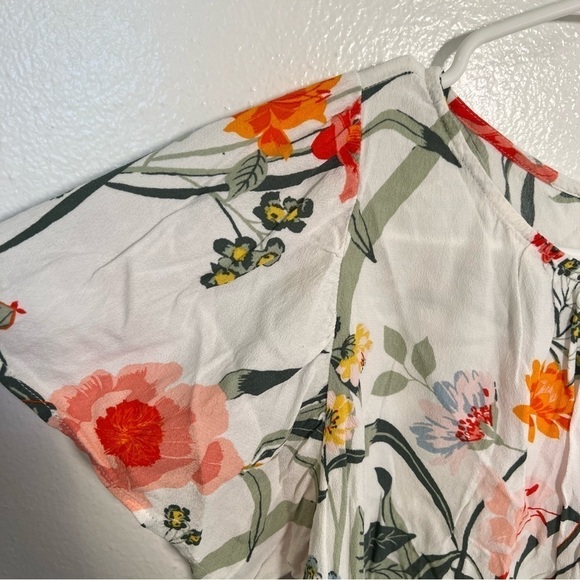 Loft Floral Button Back Blouse White - Picture 7 of 12